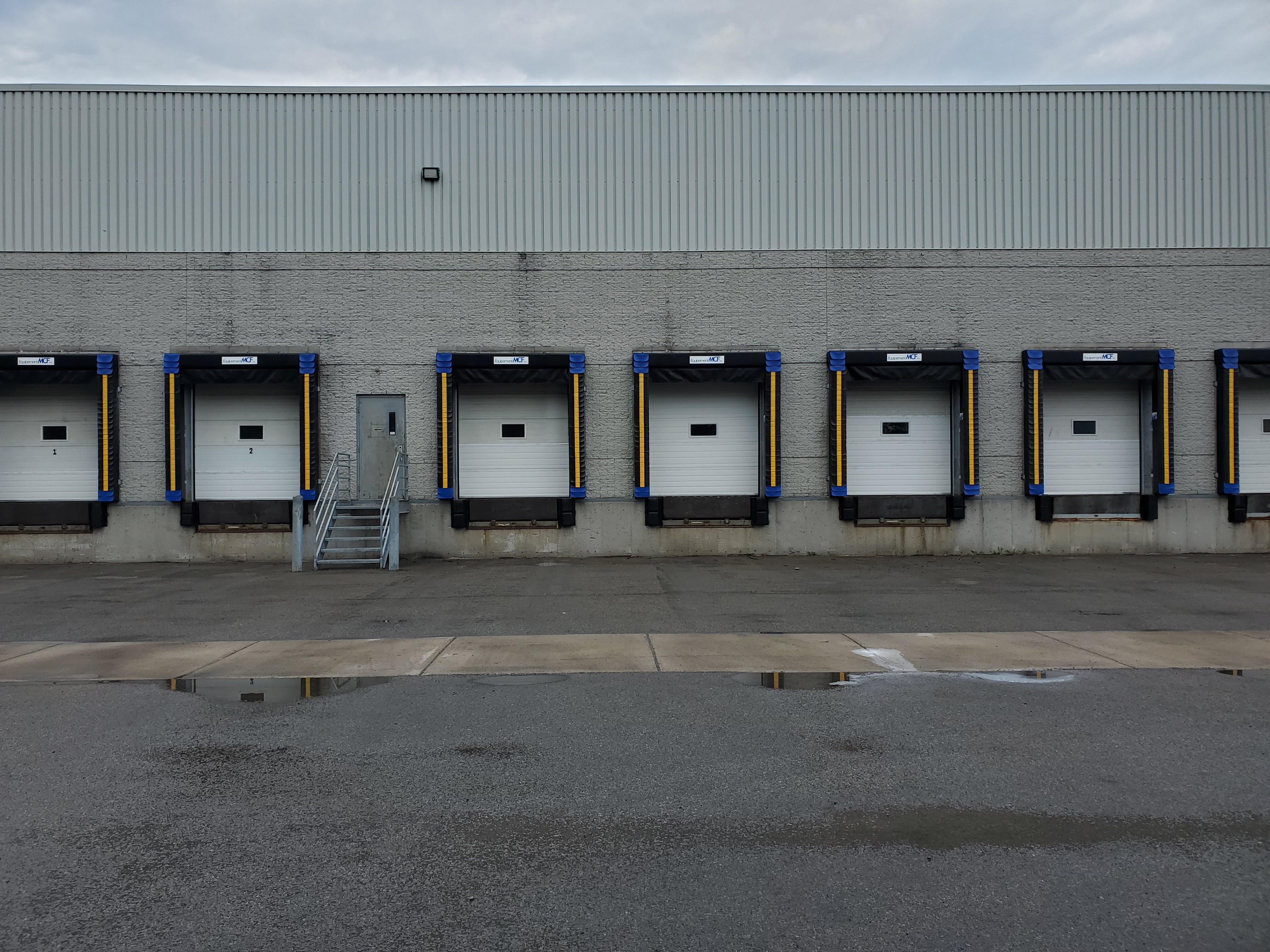 The Importance of Foam Curtain Door Seals for Warehouses